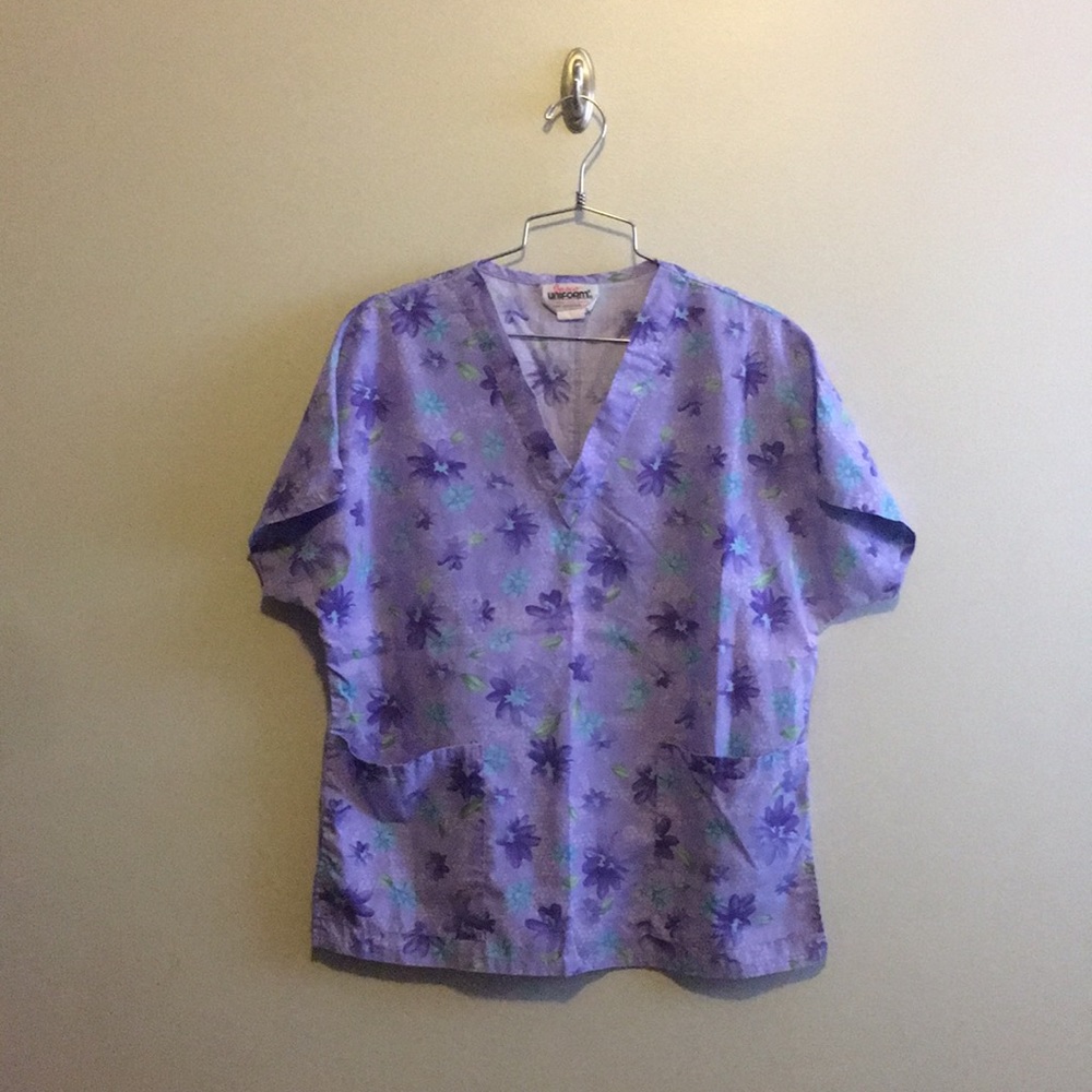 Flower scrub top